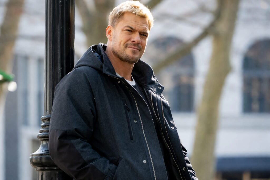 Alan Ritchson susține că o cameră corporală purtată dintr-o premoniție l-a salvat de arestare