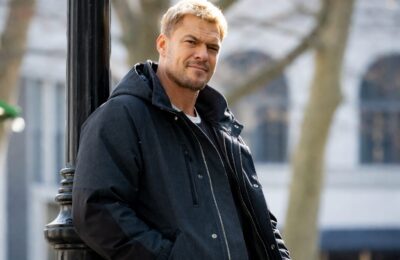 Alan Ritchson susține că o cameră corporală purtată dintr-o premoniție l-a salvat de arestare
