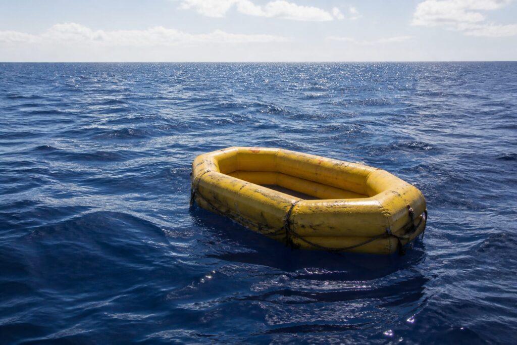 Un navigator a supraviețuit o lună în derivă pe Oceanul Pacific după ce barca i s-a defectat