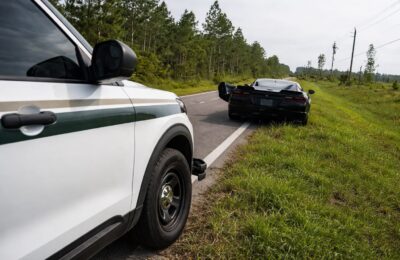 Un șofer de Corvette a fost arestat în Florida după ce a fost prins cu 209 km/h într-o zonă cu limită de 72 km/h