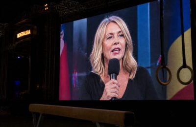 Nadia Comăneci a avut o apariție surpriză la festivalul Nostalgia pentru a marca 50 de ani de la nota 10