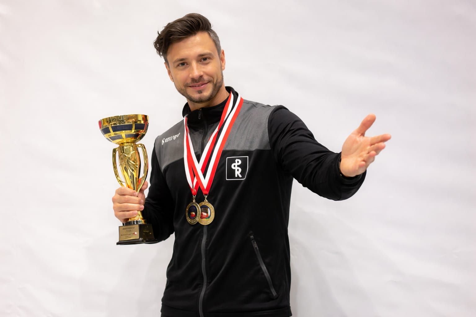 Un campion mondial la dans la bară este noua ispită la Insula Iubirii