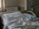 Documentarul despre atacul asupra lui Salman Rushdie arată fără filtru rănile și recuperarea din spital