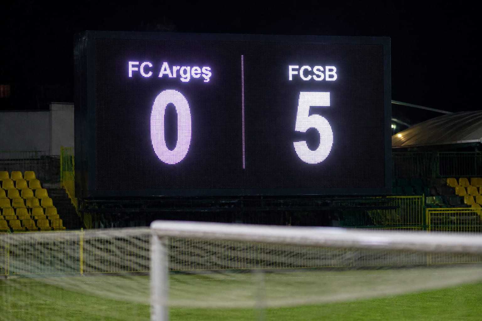 FCSB câștigă cu 5-0 meciul de la Mioveni cu FC Argeș și preia conducerea grupei în Cupa României