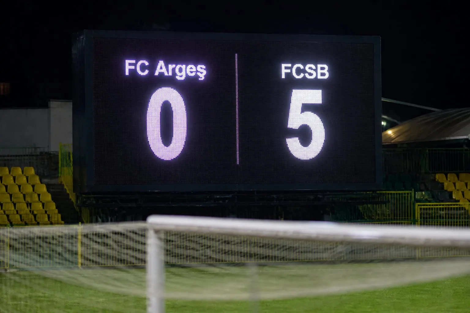 FCSB câștigă cu 5-0 meciul de la Mioveni cu FC Argeș și preia conducerea grupei în Cupa României