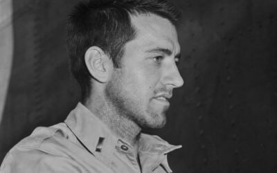 Louis Zamperini a rezistat 47 de zile pe ocean, iar Simon Kenton a supraviețuit de nouă ori aceleiași torturi