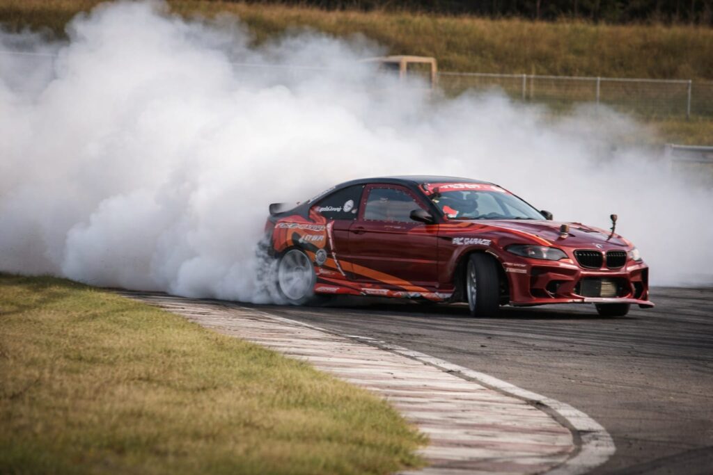 Pilotul Cristian Tauru ar putea deveni cel mai tânăr campion la drift din istorie după victoria de la Mureș